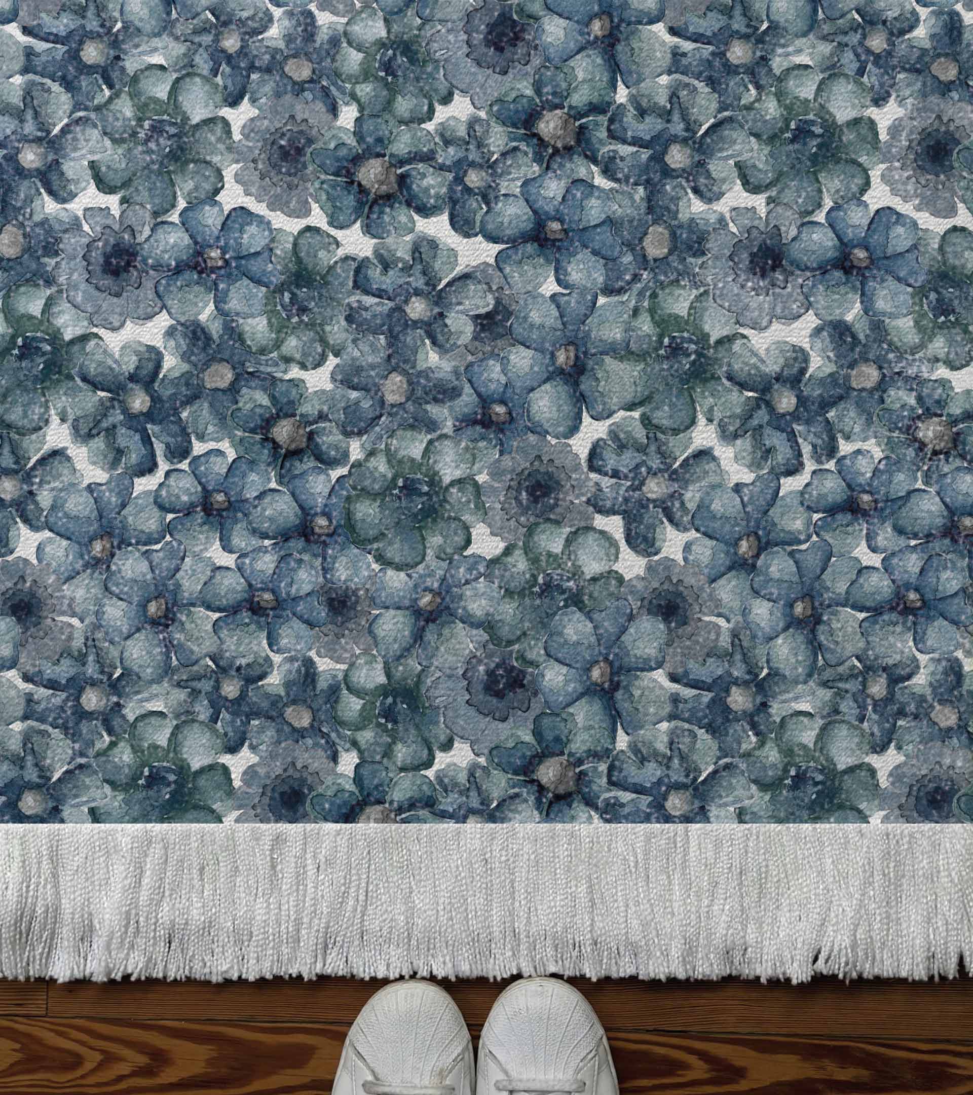 Alfombra tejida diseño con flores de color azul, acuarela azul y verde