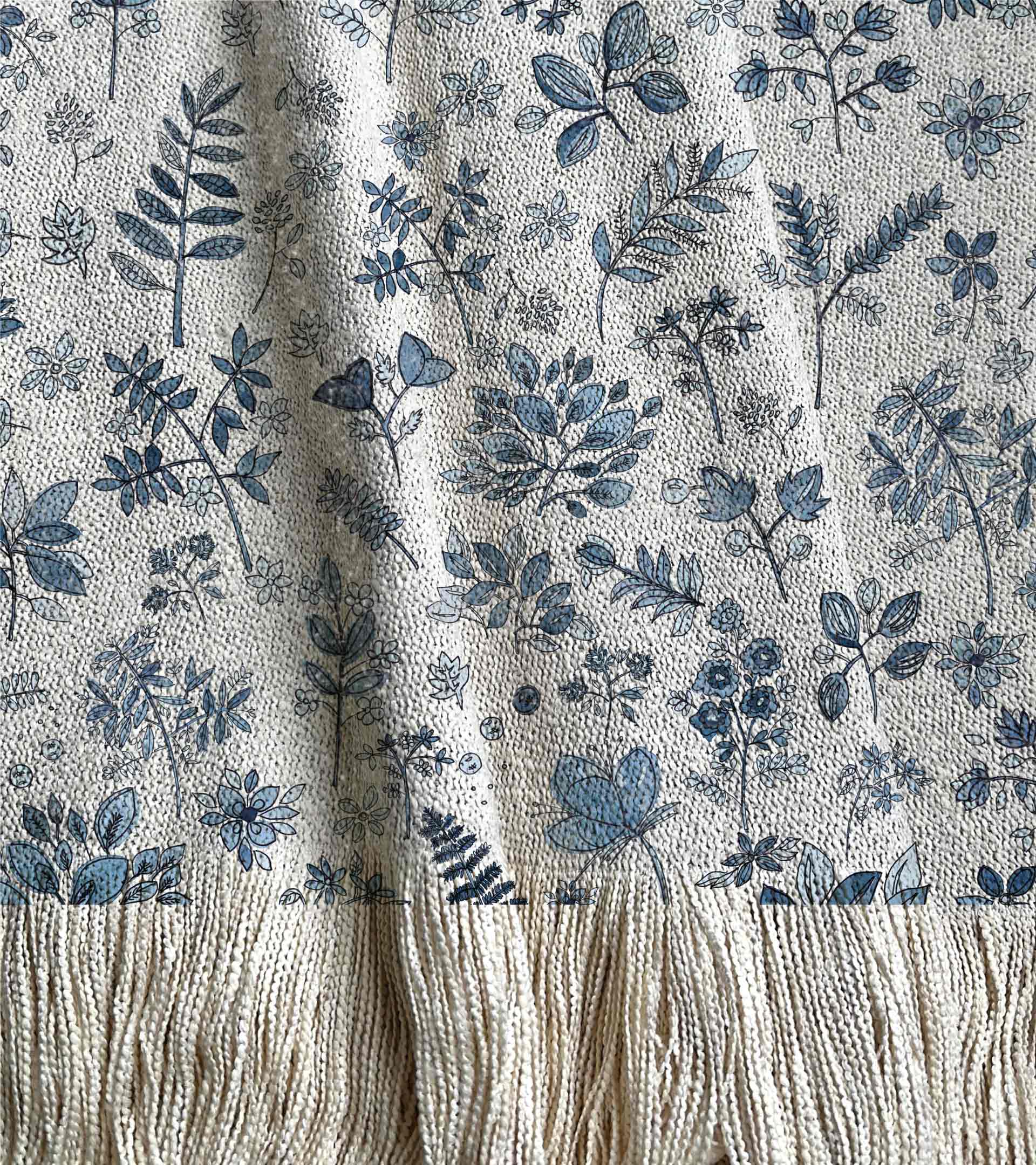 Manta tejida, diseño floral con hojas y flores pequeñas de color azul. Naturaleza, floral, botanico